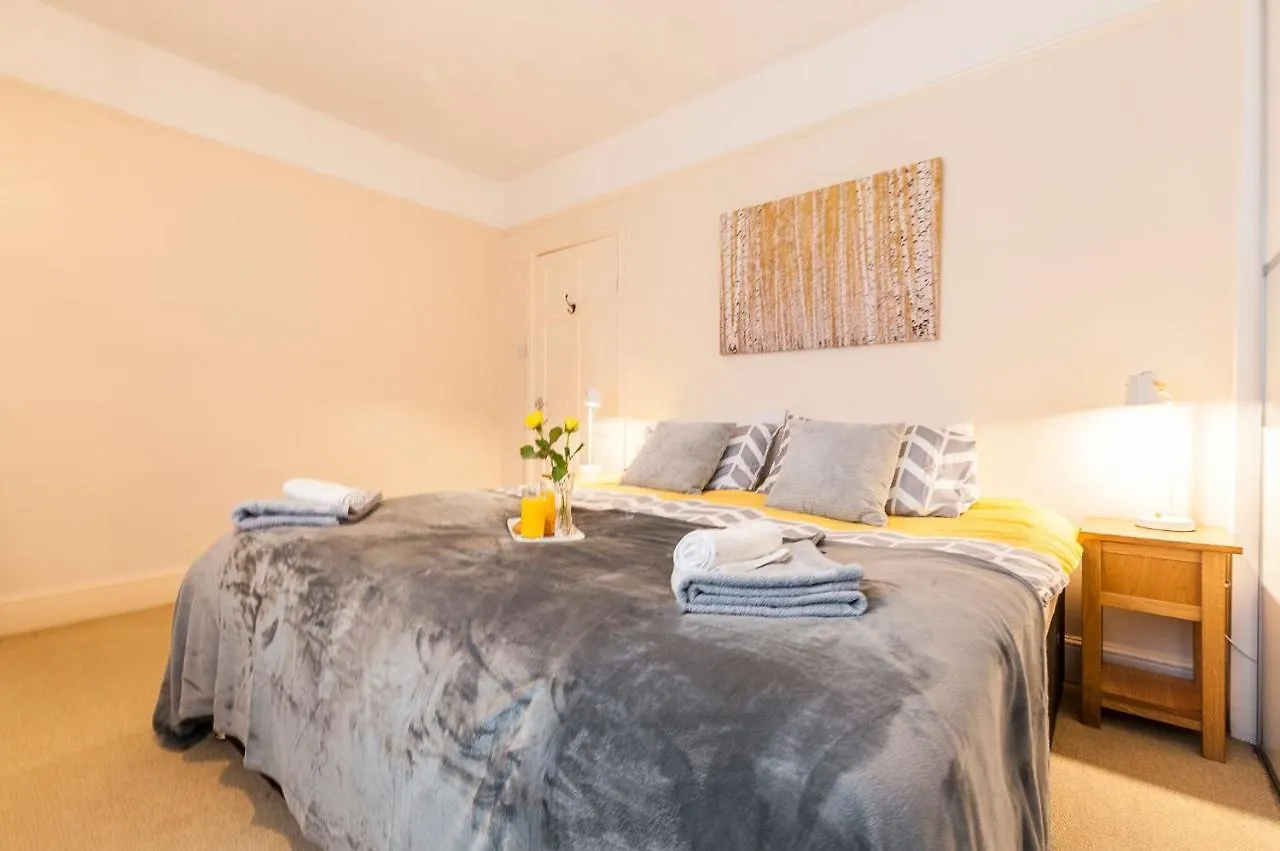 Radford Place - Central Exeter - Patio & Garden - Beach - Chiefs - Uni -Wifi