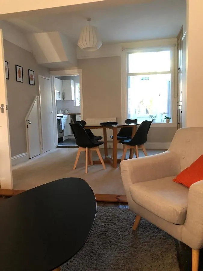 Holiday home Radford Place - Central Exeter - Patio & Garden - Beach - Chiefs - Uni -Wifi