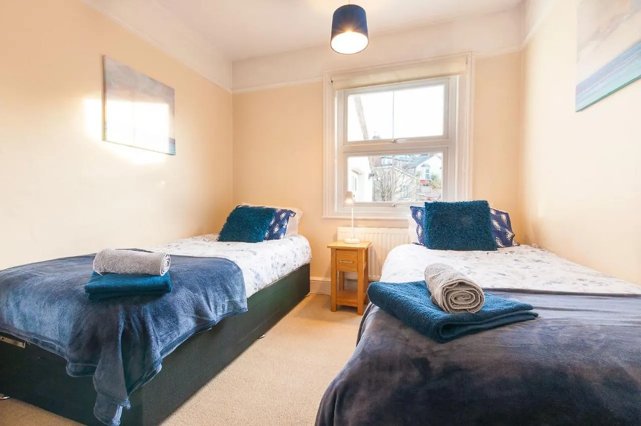 Radford Place - Central Exeter - Patio & Garden - Beach - Chiefs - Uni -Wifi Holiday home